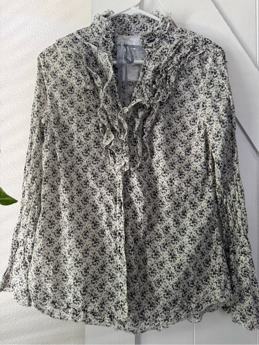 Cino Ruffled V-Neck Floral Blouse
